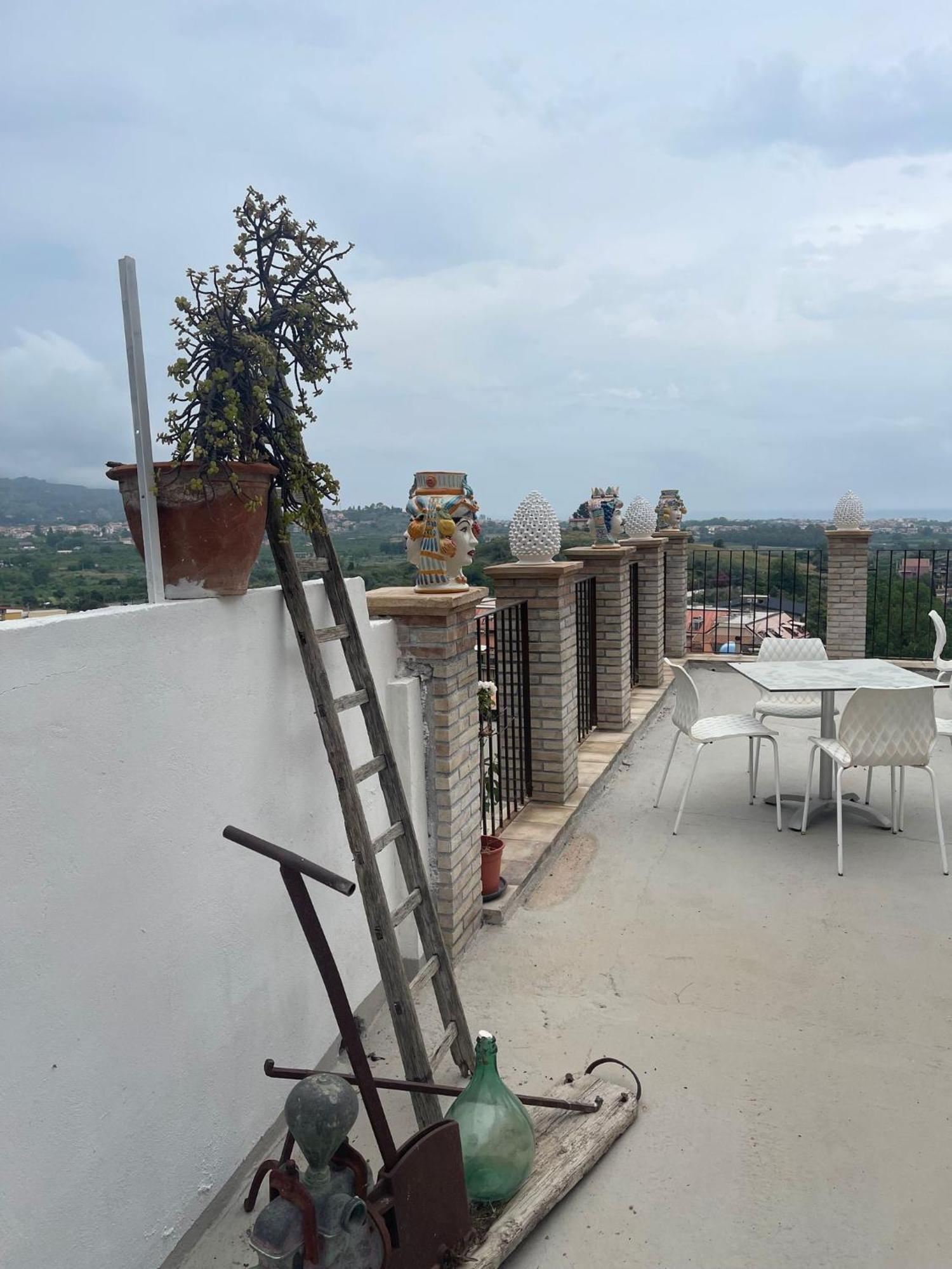 Bed And Relax-Il Maniero Bed & Breakfast Calatabiano Ngoại thất bức ảnh