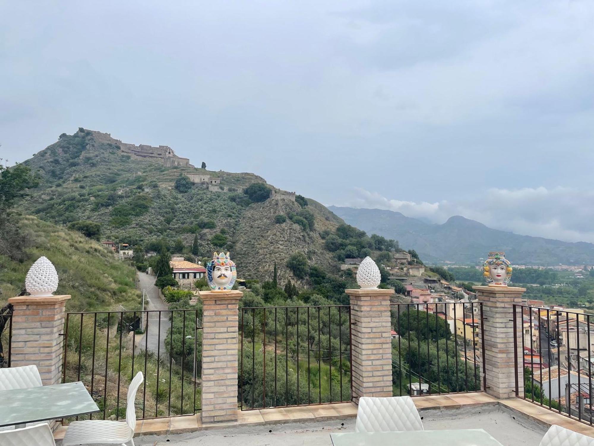 Bed And Relax-Il Maniero Bed & Breakfast Calatabiano Ngoại thất bức ảnh