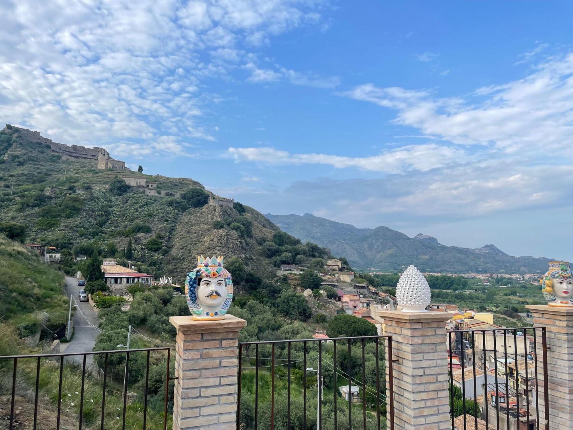 Bed And Relax-Il Maniero Bed & Breakfast Calatabiano Ngoại thất bức ảnh