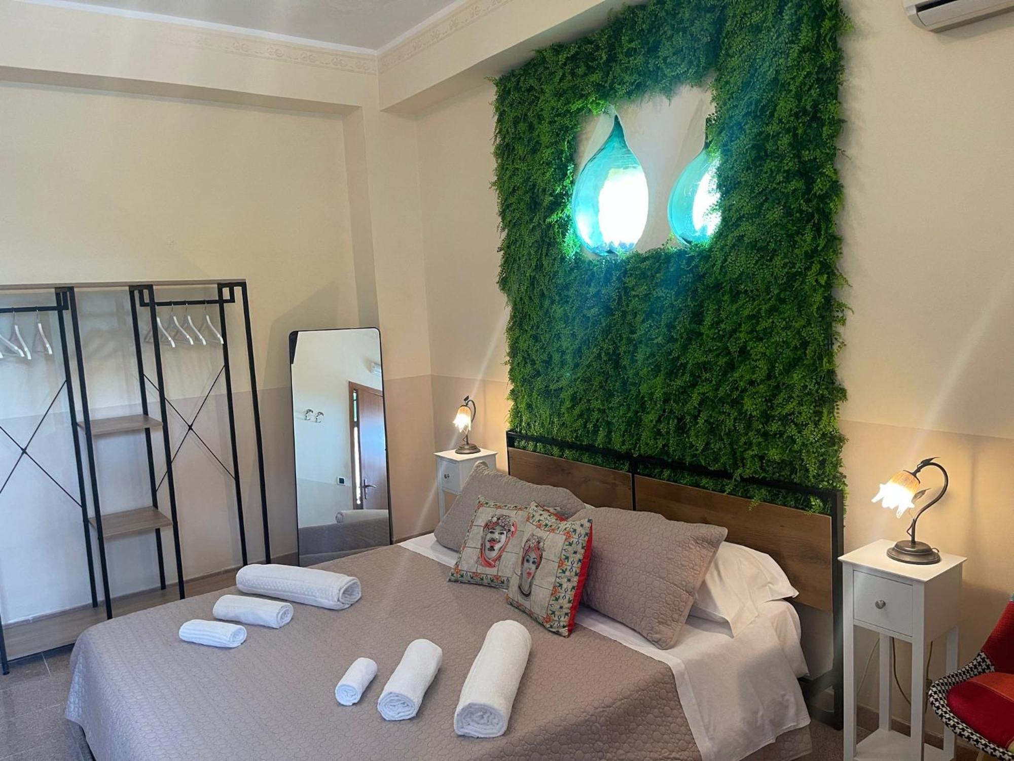 Bed And Relax-Il Maniero Bed & Breakfast Calatabiano Ngoại thất bức ảnh