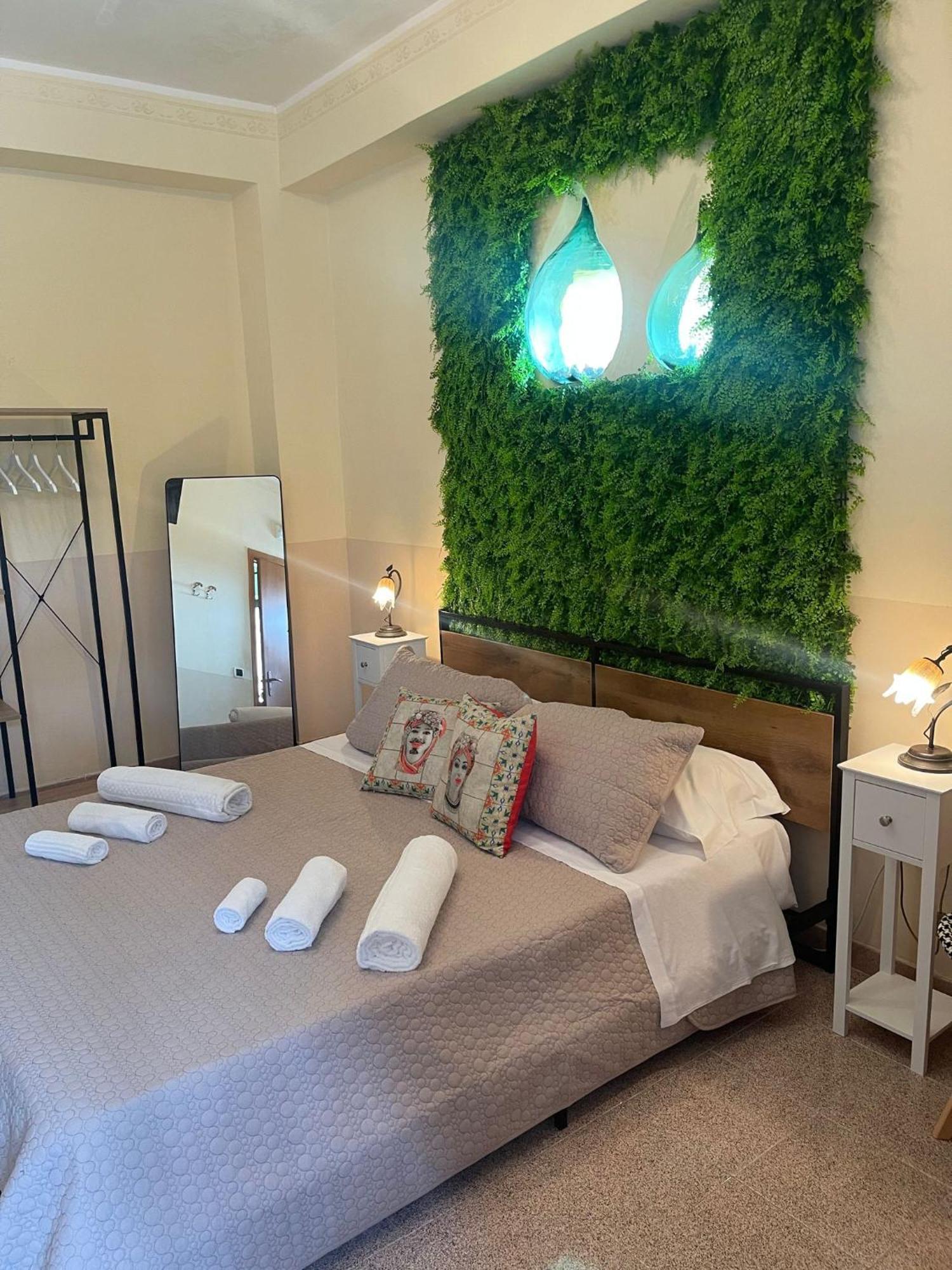 Bed And Relax-Il Maniero Bed & Breakfast Calatabiano Ngoại thất bức ảnh