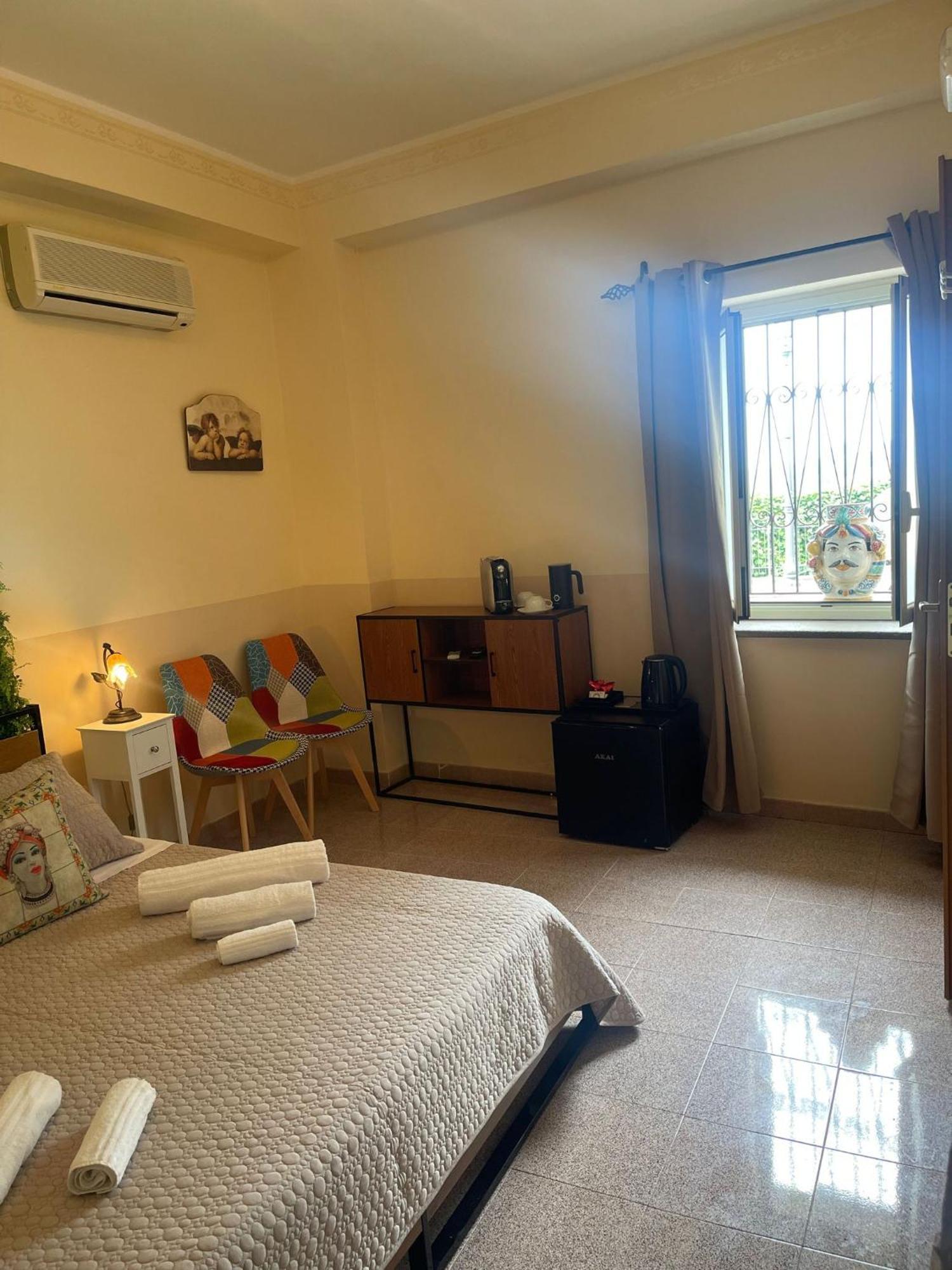 Bed And Relax-Il Maniero Bed & Breakfast Calatabiano Ngoại thất bức ảnh
