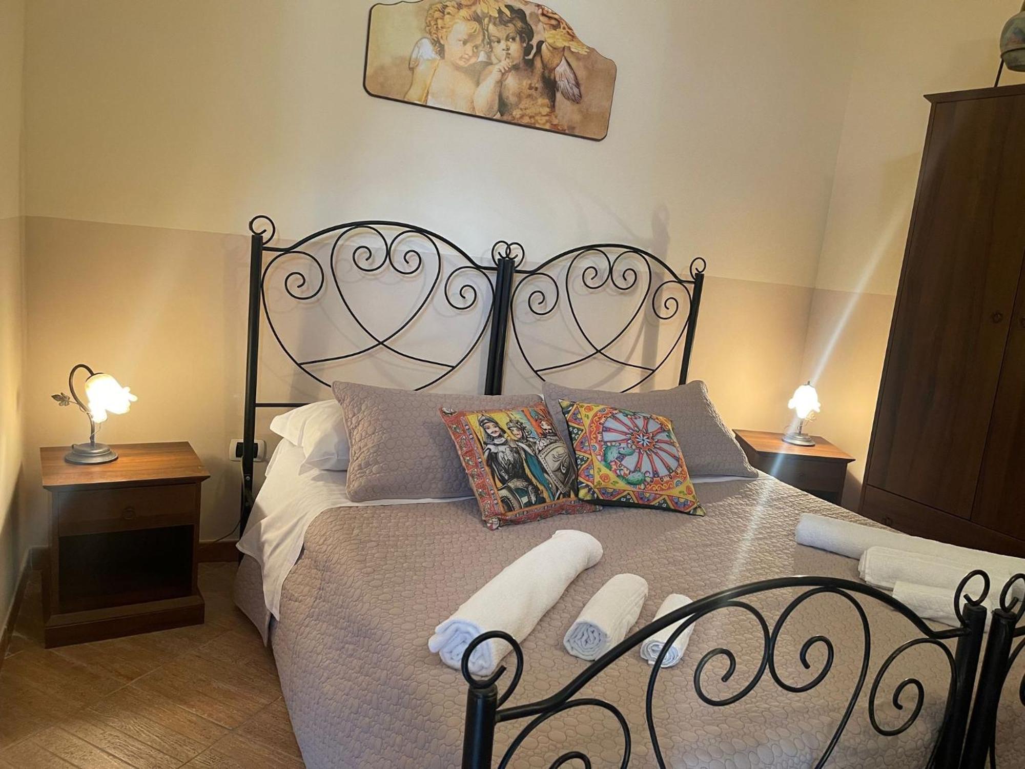 Bed And Relax-Il Maniero Bed & Breakfast Calatabiano Ngoại thất bức ảnh