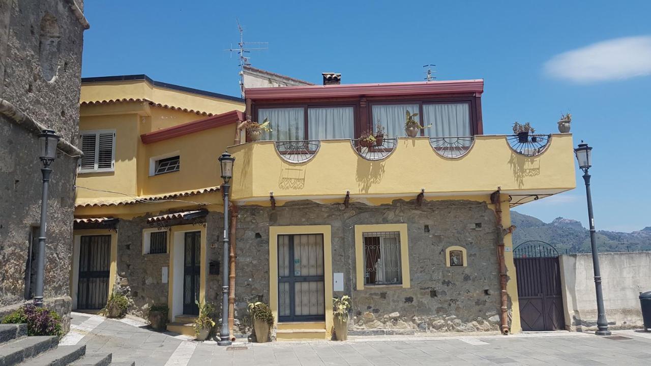 Bed And Relax-Il Maniero Bed & Breakfast Calatabiano Ngoại thất bức ảnh
